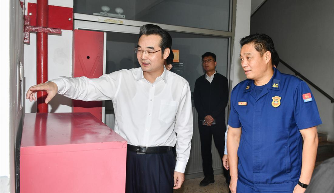 淮安市领导检查节日安全生产和市场保供工作