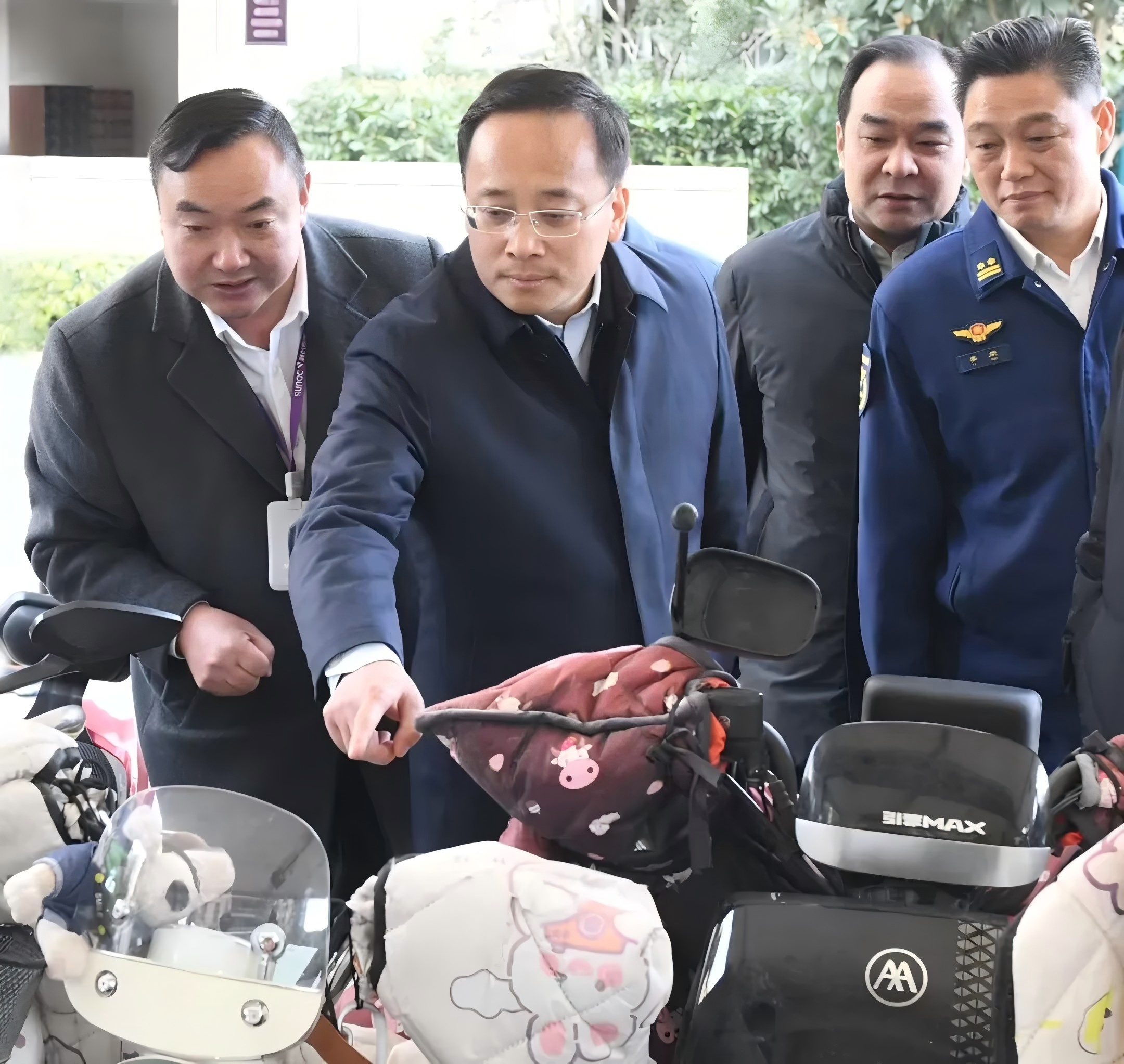 顾坤检查安全生产工作.jpg