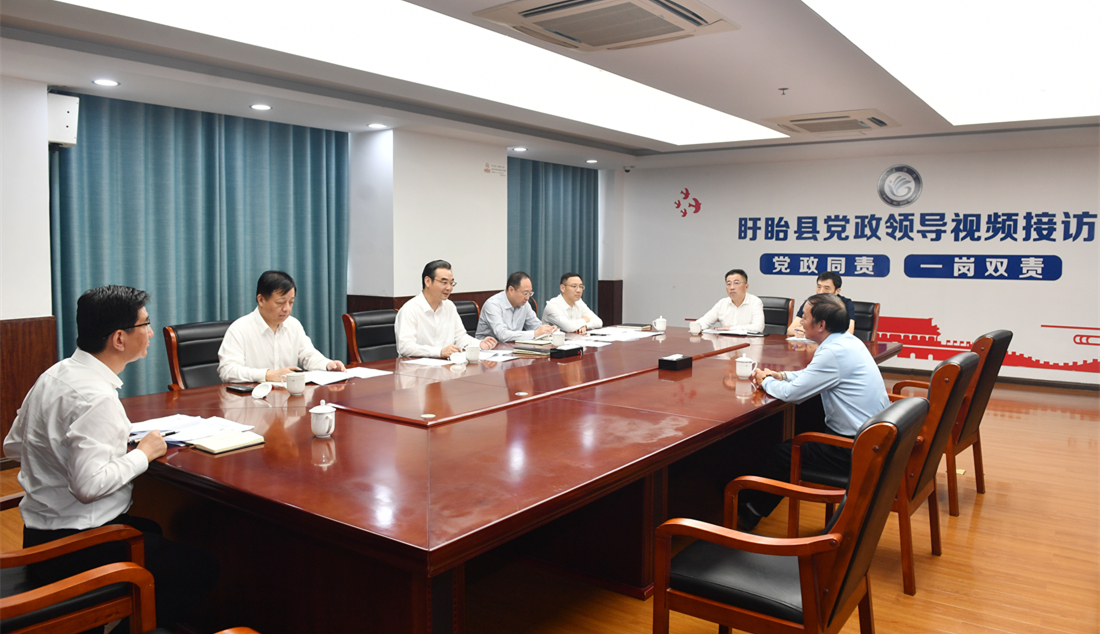 市领导调研信访工作并接待信访群众