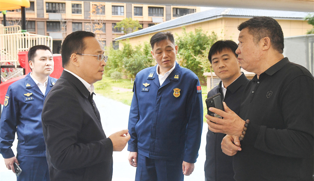 市领导现场督导高层建筑消防问题治理