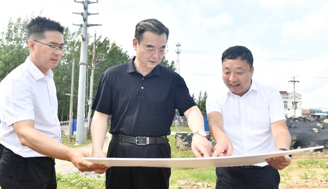 市领导检查防台防汛工作