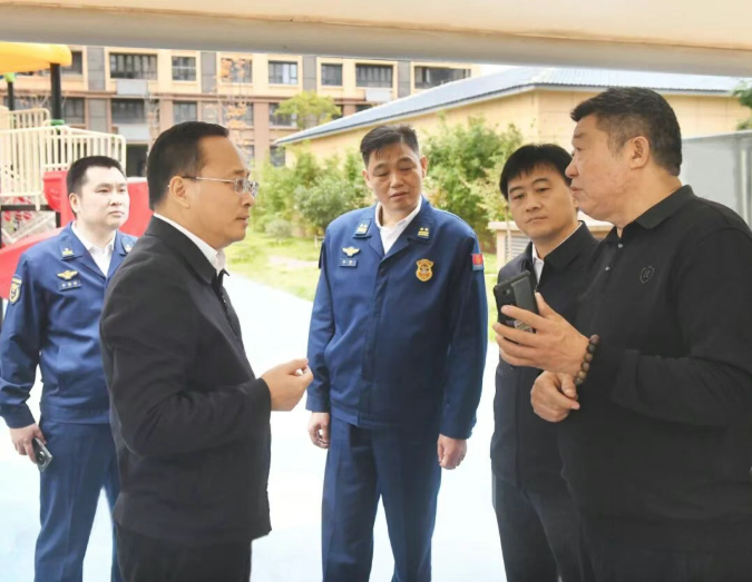 市领导现场督导高层建筑消防问题治理