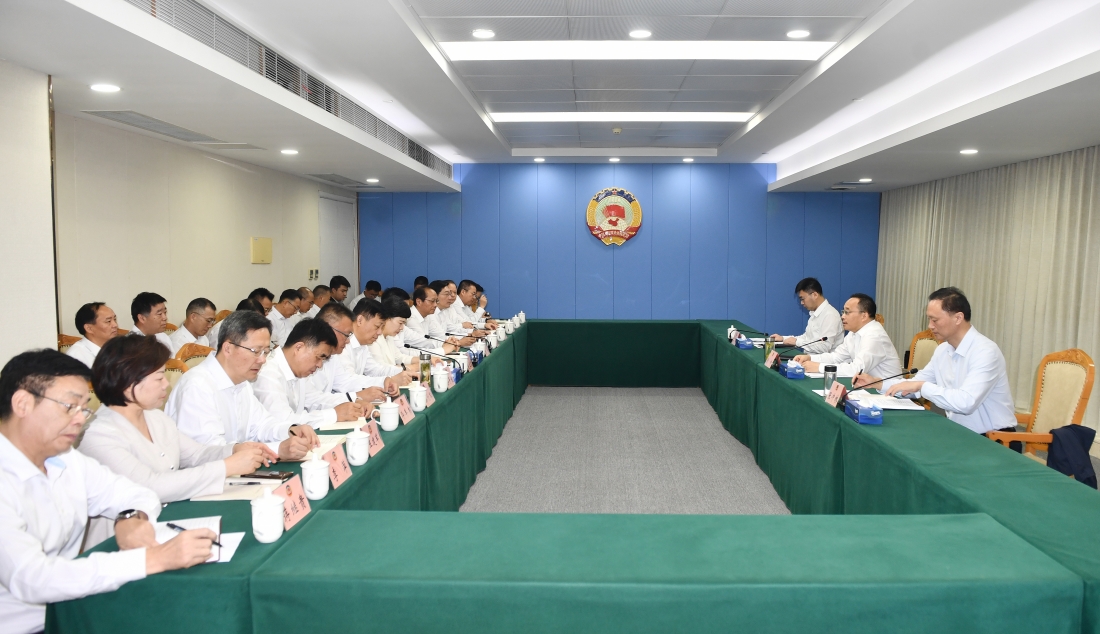 市领导调研市政协工作