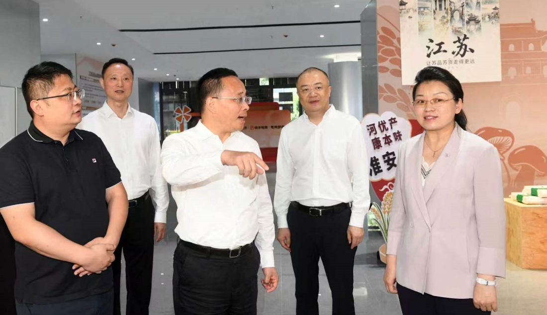 市领导调研推进电商高质量发展
